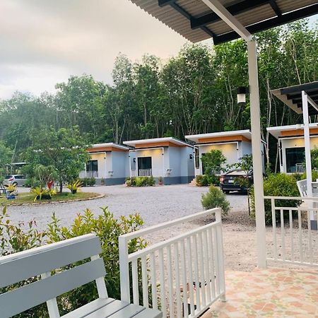 Suanvadee Resort สวนวดี รีสอร์ท Don Sak Extérieur photo